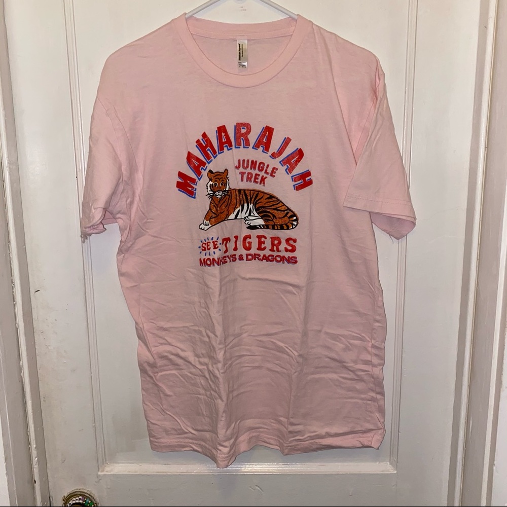 Disney animal kingdom tee